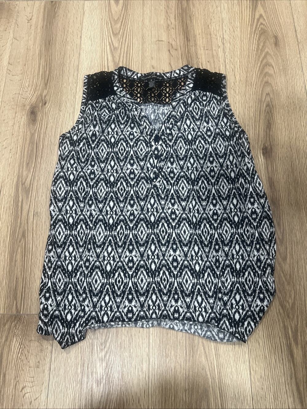 French Laundry Black White Sleevless Tank Top Button Medium Shirt Top (A38)